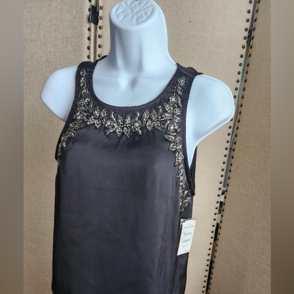 Black sleeveless criss cross back size small
